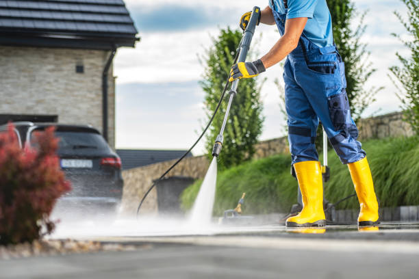 Best Pool Deck Cleaning  in Christmas, FL